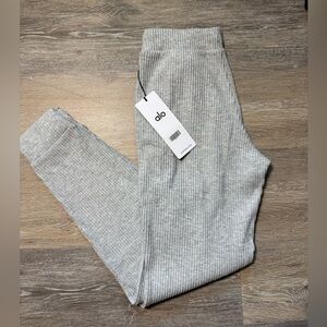 Alo Yoga Muse Sweatpant - Athletic Heather Grey